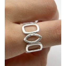 ANILLO DE PLATA CALADO GRANDE.
