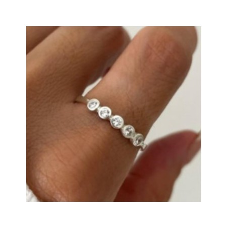 ANILLO DE PLATA CON PIEDRAS.